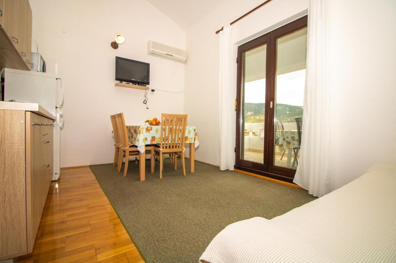 Renata Apartment With A View Башка Экстерьер фото